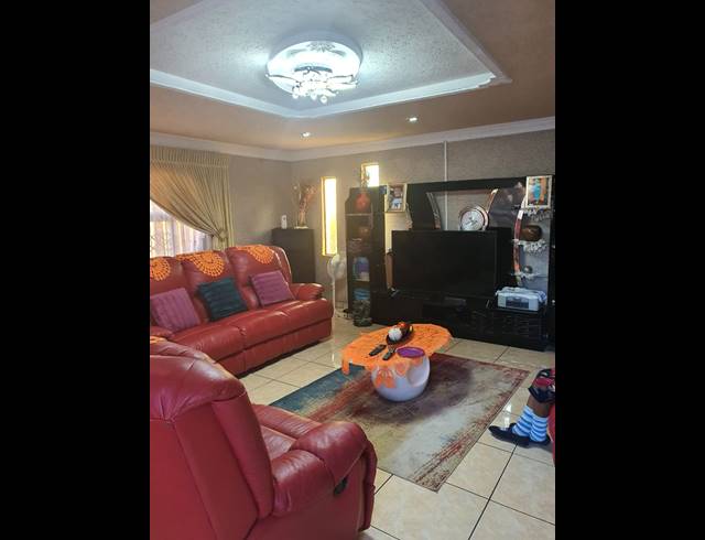 3 BEDROOM HOUSE FOR SALE IN SITHEMBILE